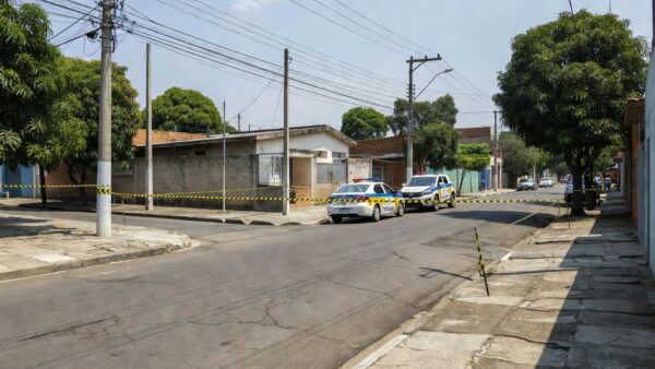 Viaturas da Polícia de Trânsito em operação no Costa e Silva
