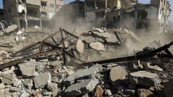 Número de mortos pelos terremotos já ultrapassou 2.200 Chile Fire Department via CNN Newsource