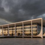 Fachada do Palácio do Planalto em Brasília sob céu nublado
