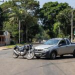 Colisão entre motocicleta e Fiat Strada em cruzamento de Porto Velho