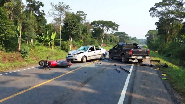 Colisão entre três veículos na rodovia RO-370 em Rondônia