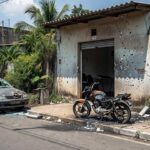 Barbearia atacada a tiros com moto incendiada e carro danificado em Porto Velho
