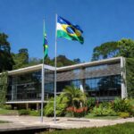 Palácio do Governo de Rondônia com bandeiras durante transição administrativa