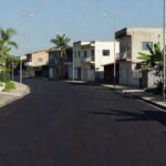 Rua Goiás pavimentada com asfalto no centro de Jaru