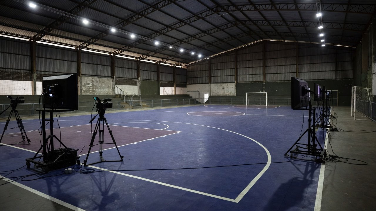 Quadra de futsal com sistema de vídeo suporte no Estadual de Rondônia