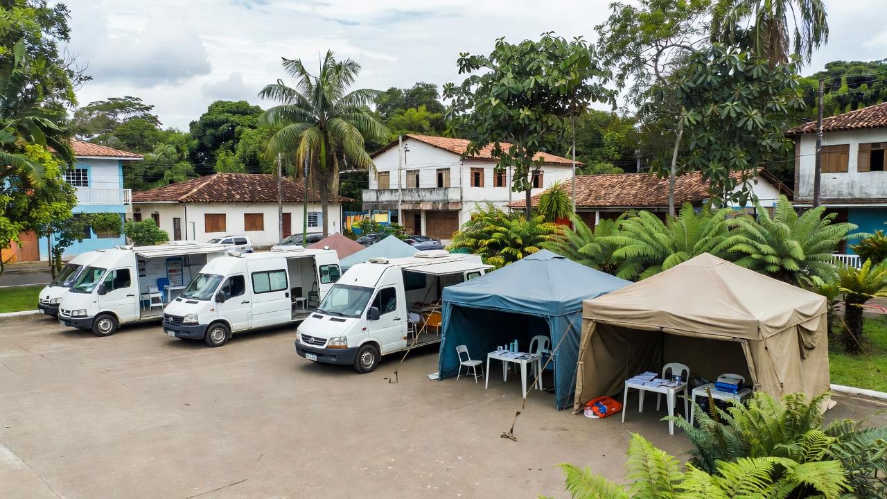 Unidades móveis de ações itinerantes em praça de Rio Branco, Acre