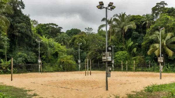 Arena de beach tennis em Porto Velho com medidores de energia